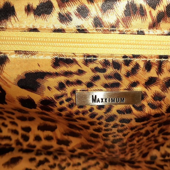 Maxximum Brown Satchel - leather-stud detail - Picture 5 of 8